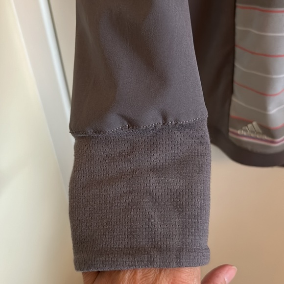 Adidas VGUC light weight zip up jacket with hoodie, side zip pockets,drawstrings - Picture 5 of 11